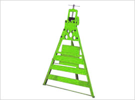 Self Locking Pipe Vice With Stand manufacturers exporters india punjab ludhiana